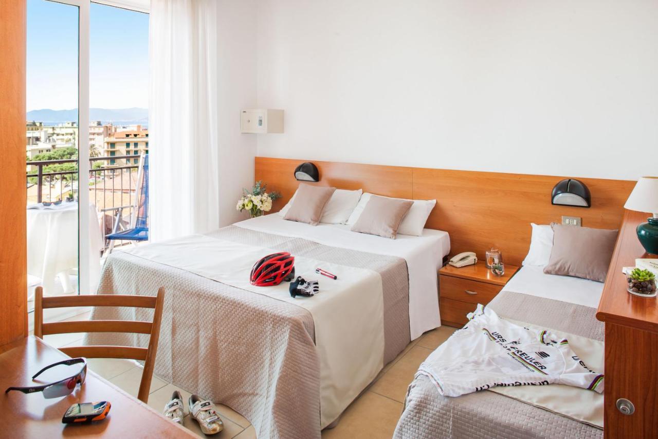 Hotel Europa Финале Лигуре Екстериор снимка